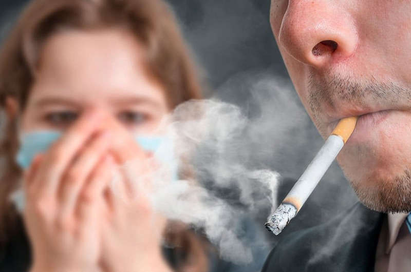 COVID-19: Fumar aumentaría posibilidad de contagio