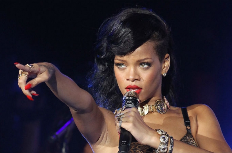 Rihanna asegura que sigue amando a Chris Brown, el exnovio que la maltrató