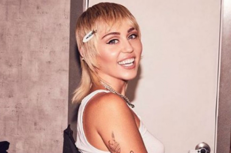 Miley Cyrus dejó el veganismo porque su cerebro ‘no estaba funcionando correctamente’