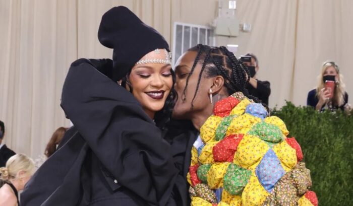 Rihanna y ASAP Rocky anunciaron su embarazo con una glamorosa foto