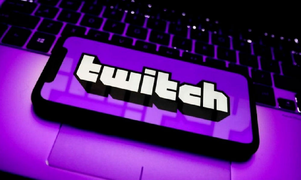 Streamer da Twitch é banida por fazer sexo durante transmissão ao vivo