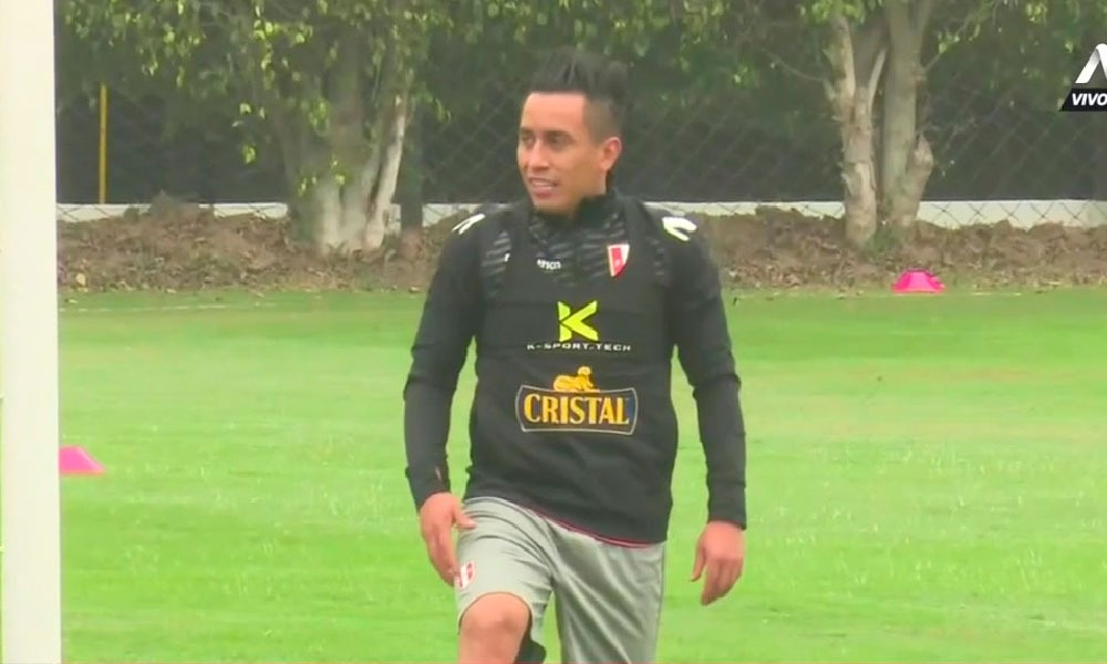 Christian Cueva es la novedad en el cuarto día de entrenamiento de Perú